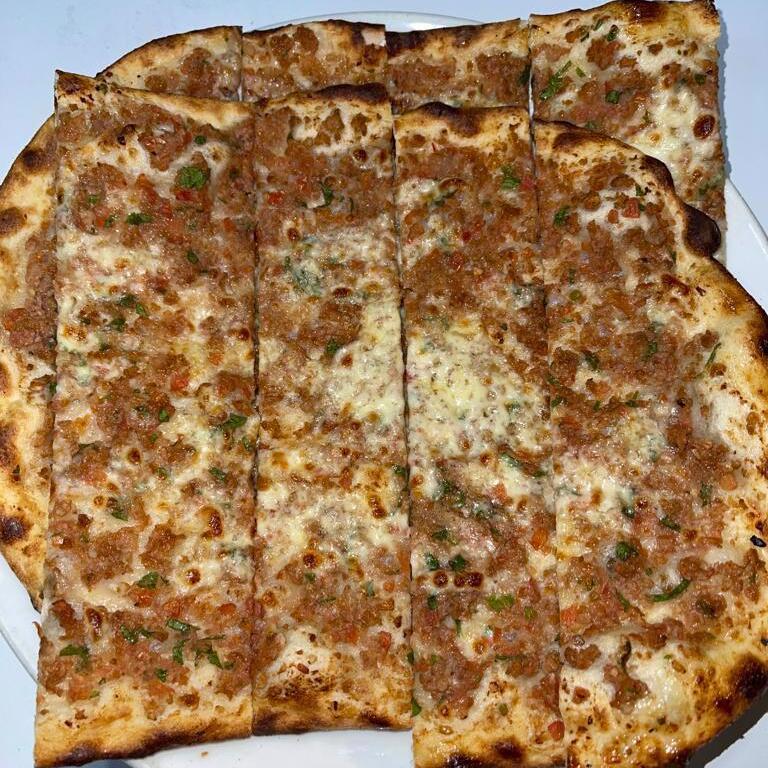 Kıymalı Kaşarlı Pide